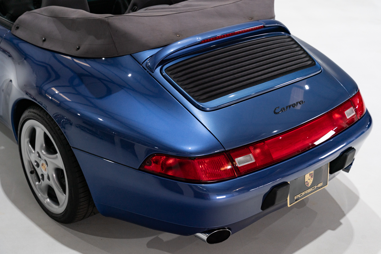 Used 1997 Porsche 911 Carrera Cabriolet RWD image 55