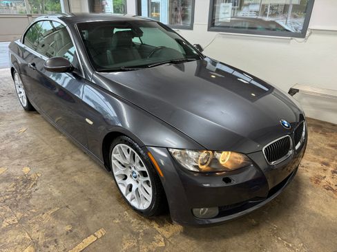 Used 2007 BMW 328i Convertible w/ M-Sport Package image 18