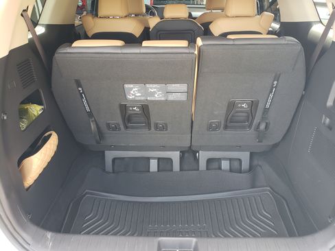 Used 2023 Kia Carnival LX image 25