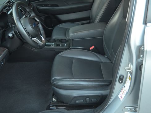 Used 2018 Subaru Outback 2.5i Limited AWD/4WD image 8