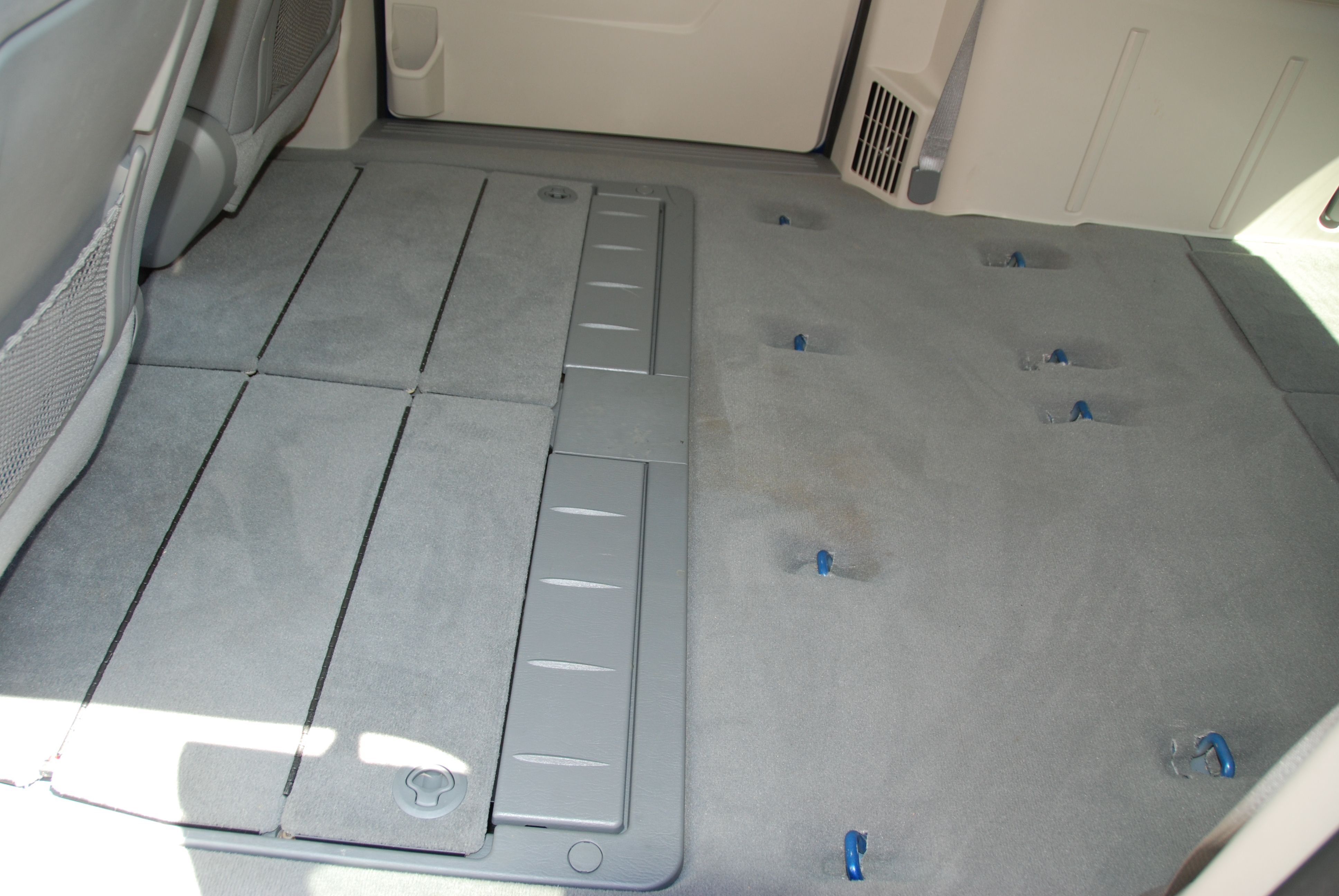 Used 2010 Dodge Grand Caravan SE FWD image 20