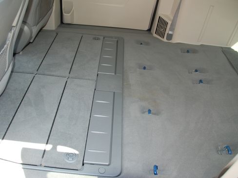 Used 2010 Dodge Grand Caravan SE FWD image 20