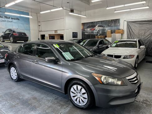 Used 2011 Honda Accord LX image 1
