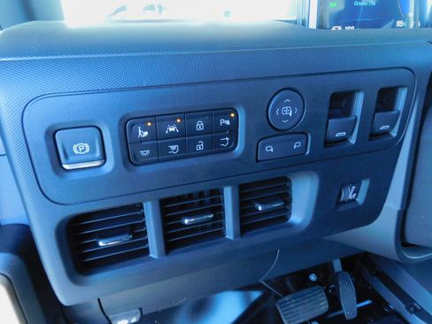 New 2025 Chevrolet Brightdrop 400 image 15