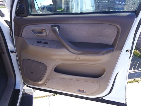 Used 2004 Toyota Sequoia SR5 image 12