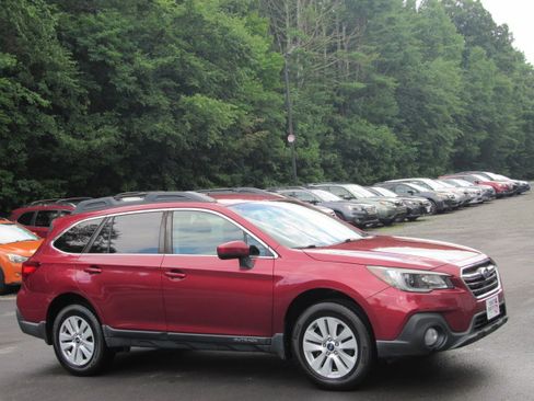Used 2018 Subaru Outback 2.5i Premium AWD/4WD image 13