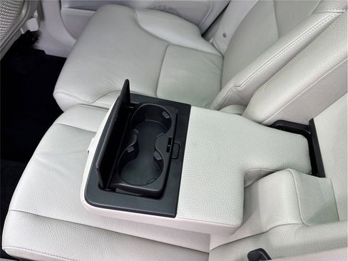 Used 2021 Volvo XC90 T6 Momentum image 41