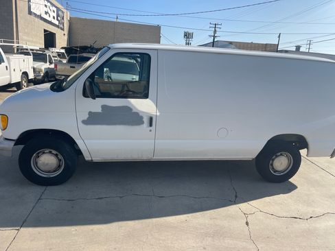 Used 1996 Ford E-150 and Econoline 150 image 6