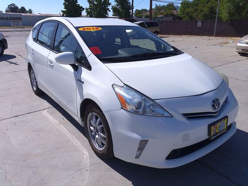 Used 2012 Toyota Prius V image 1