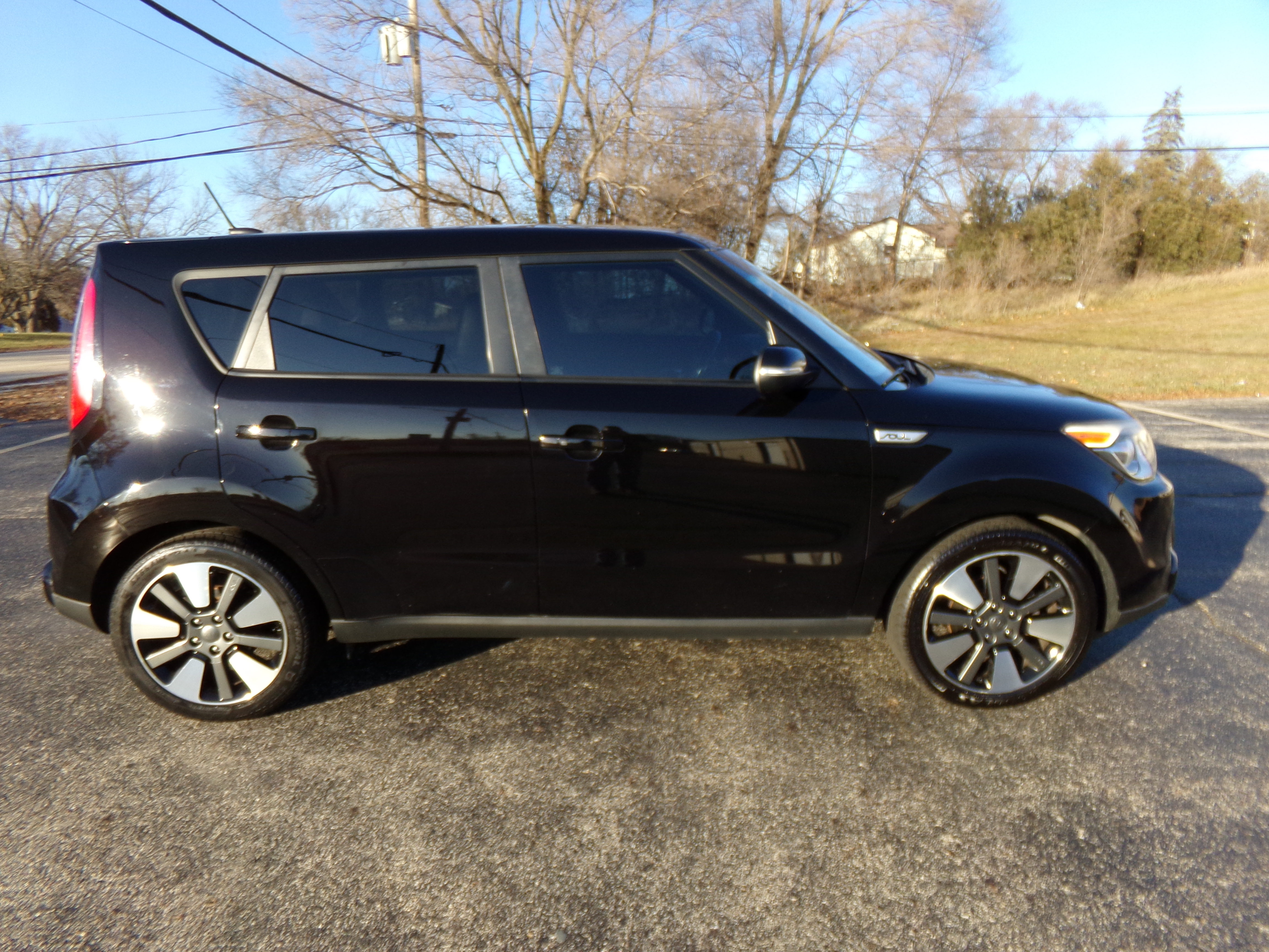 Used 2014 Kia Soul ! w/ SUN & SOUND PACKAGE FWD image 6