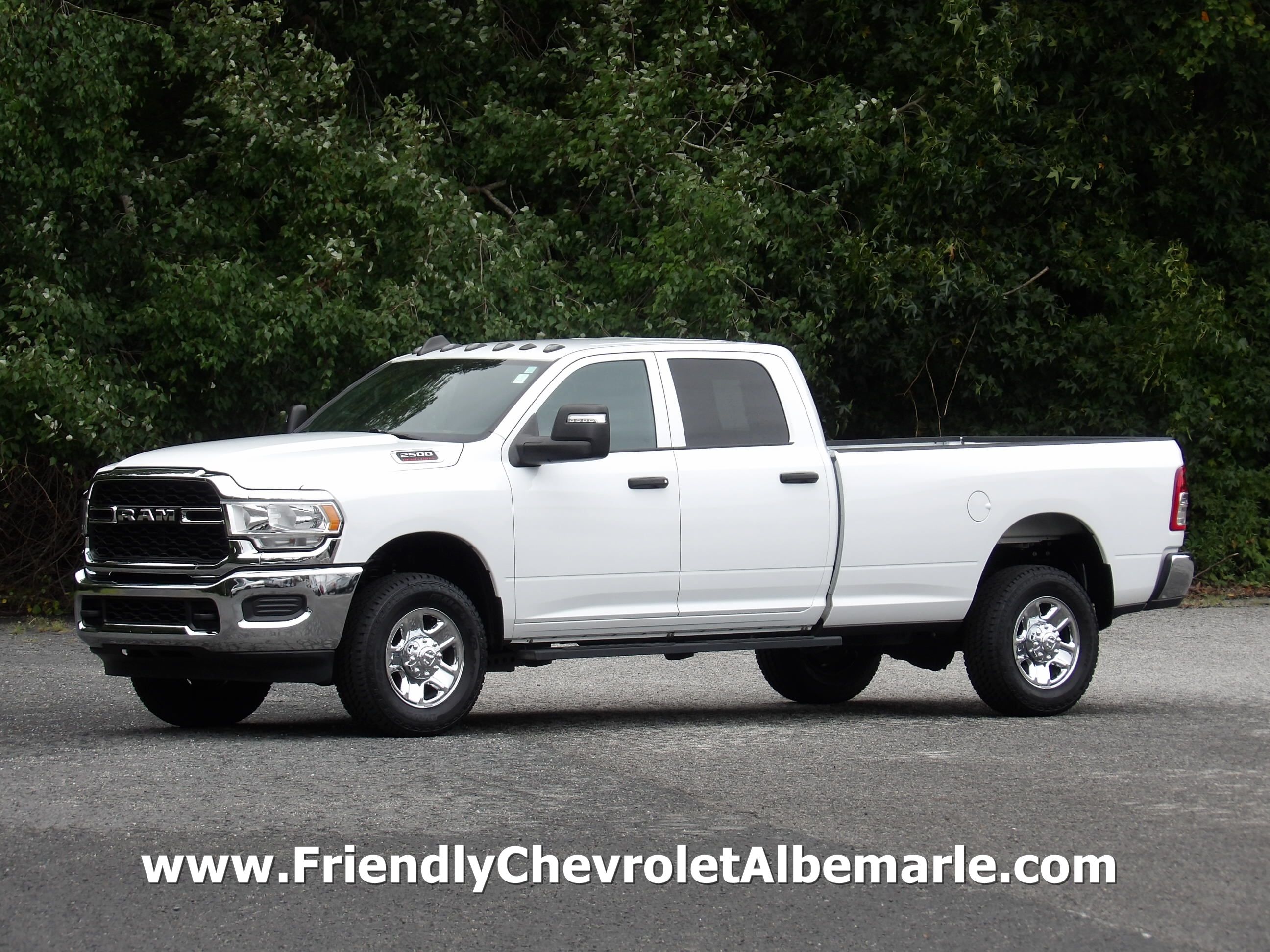 Used 2024 RAM 2500 4x4 Crew Cab Tradesman image 1
