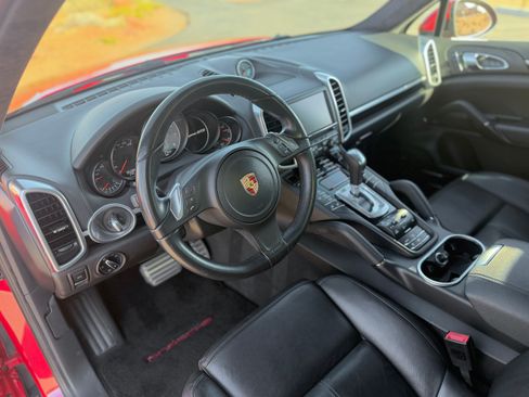 Used 2014 Porsche Cayenne GTS AWD/4WD image 12