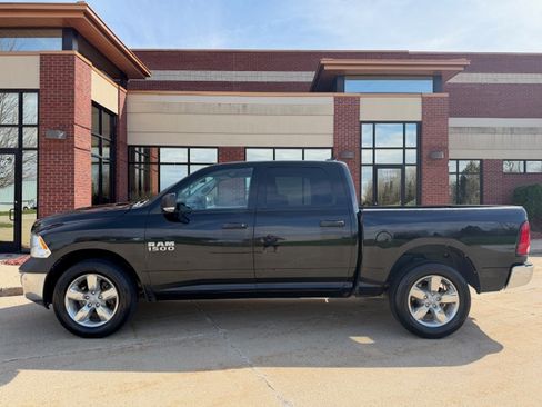 Used 2016 RAM 1500 SLT image 6