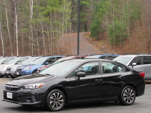 Used 2022 Subaru Impreza 2.0i Premium image 3