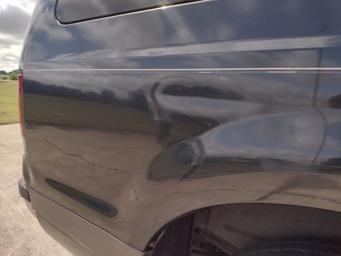 Used 2001 Ford Excursion XLT image 35