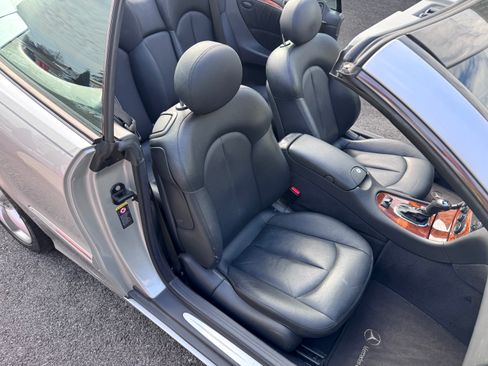 Used 2005 Mercedes-Benz CLK 320 image 17