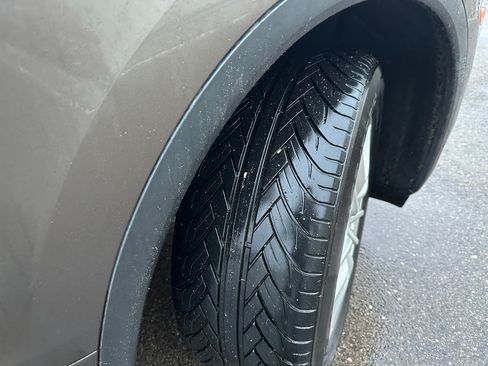 Used 2016 Porsche Cayenne image 38