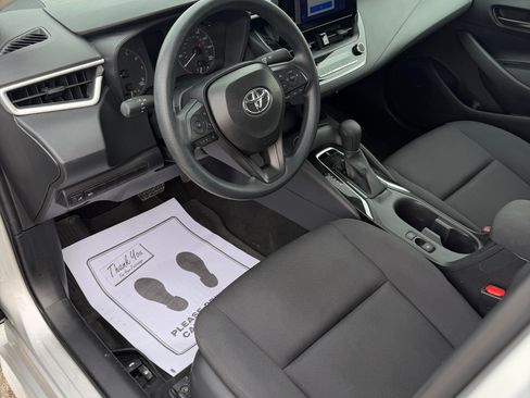 Used 2025 Toyota Corolla LE image 9