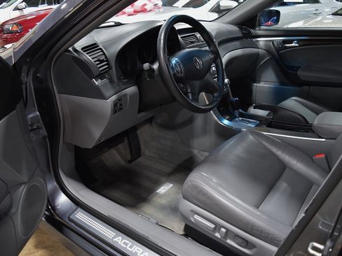 Used 2005 Acura TL w/ Navigation FWD image 17