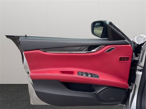 Used 2018 Maserati Quattroporte GTS GranSport image 22