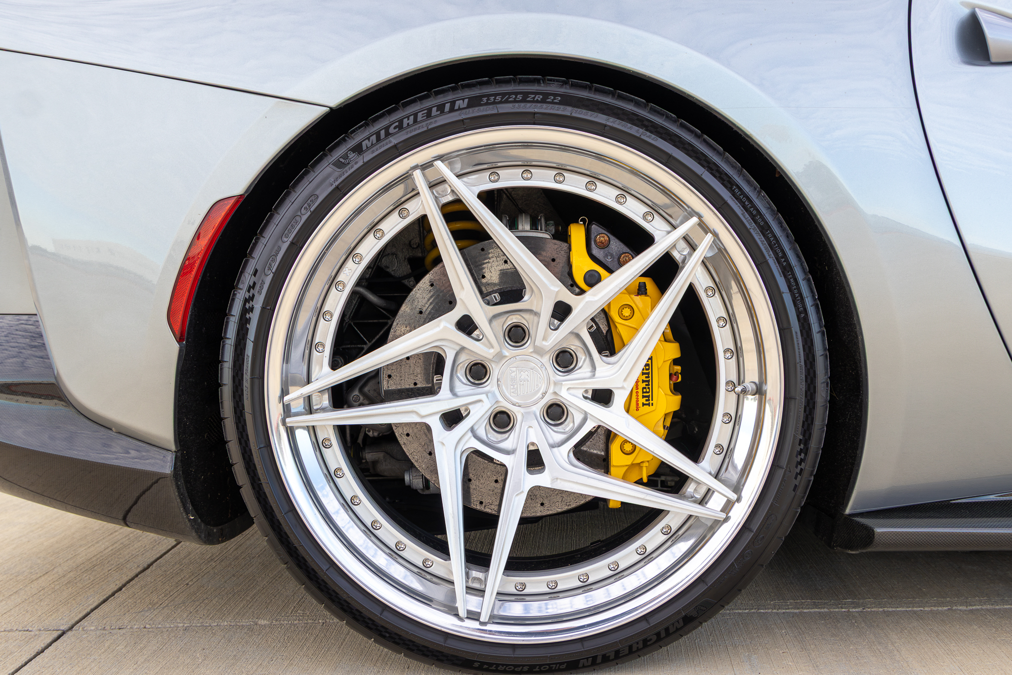 Used 2018 Ferrari 812 Superfast RWD image 30