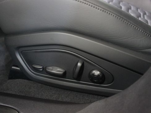 Used 2023 Audi e-tron GT Premium Plus image 34