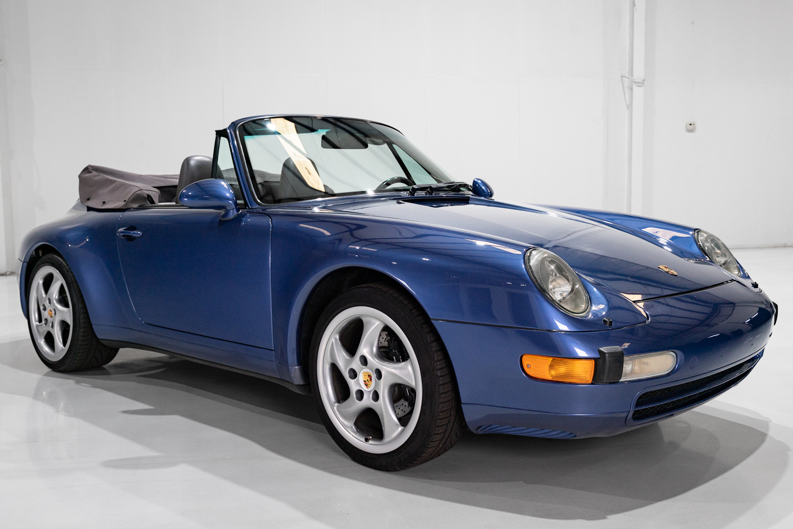 Used 1997 Porsche 911 Carrera Cabriolet RWD image 6