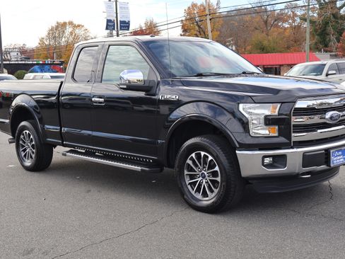 Used 2015 Ford F150 Lariat image 10