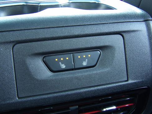 Used 2025 Chevrolet Silverado EV 4x4 Crew Cab RST image 5