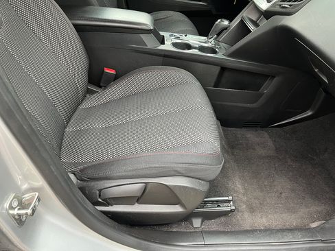 Used 2016 Chevrolet Equinox LS image 28