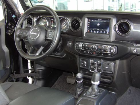 Used 2022 Jeep Gladiator Sport AWD/4WD image 28
