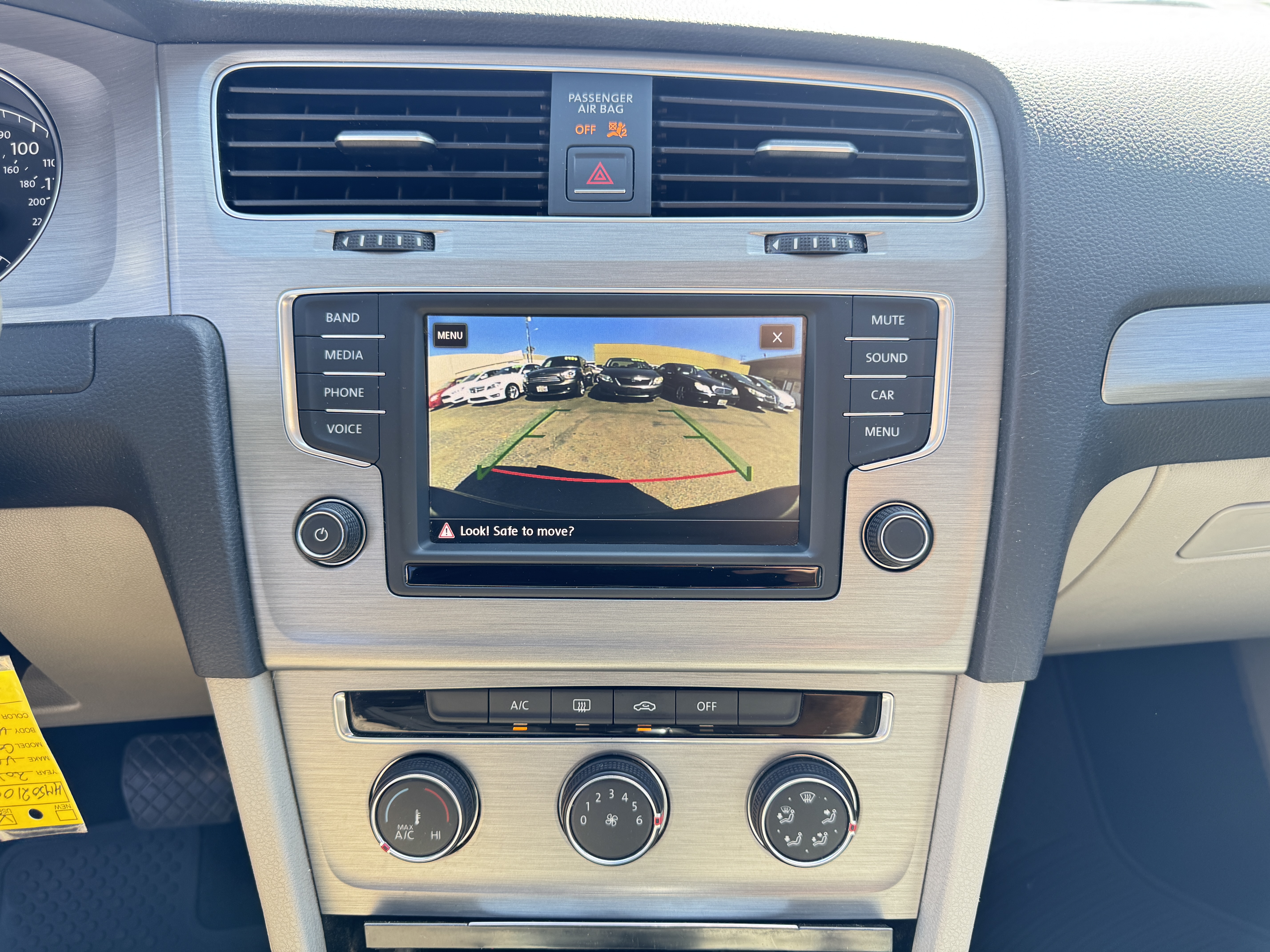 Used 2017 Volkswagen Golf SportWagen FWD image 22