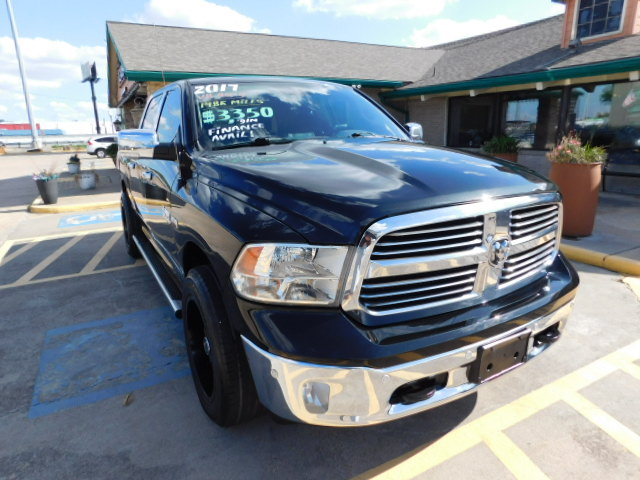 Used 2017 RAM 1500 2WD Crew Cab Lone Star image 1