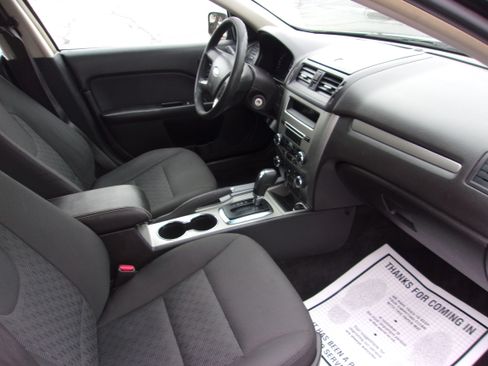 Used 2011 Ford Fusion SE image 4