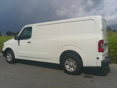Used 2020 Nissan NV 2500 RWD image 7