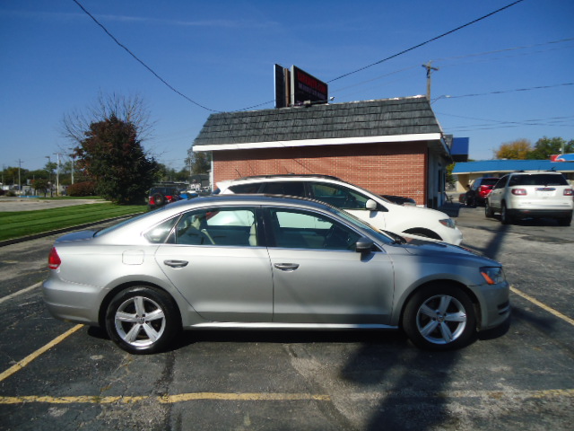 Used 2013 Volkswagen Passat TDI SE FWD image 9