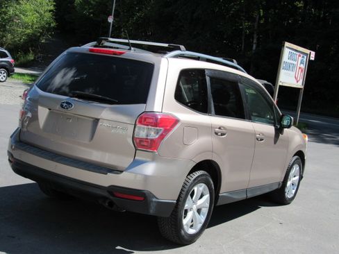Used 2014 Subaru Forester 2.5i Premium AWD/4WD image 8
