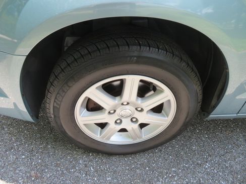 Used 2010 Chrysler Town & Country Touring FWD image 22