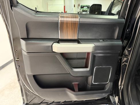 Used 2017 Ford F150 4x4 SuperCrew Lariat w/ FX4 image 28