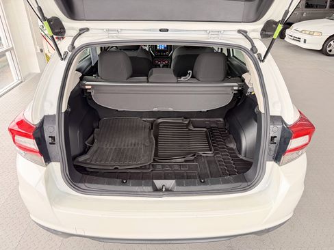 Used 2019 Subaru Impreza 2.0i Premium image 18