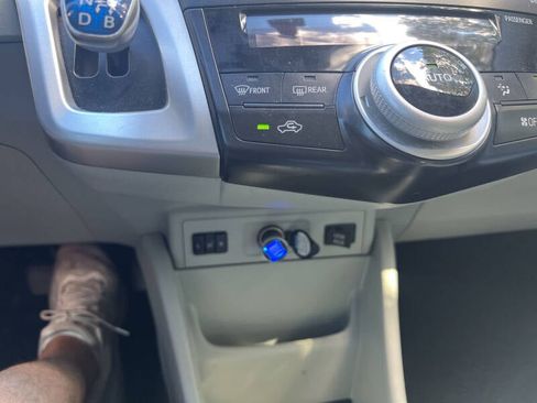 Used 2012 Toyota Prius V image 16