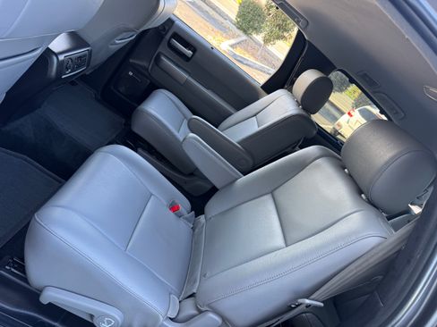Used 2015 Toyota Sequoia Limited image 20