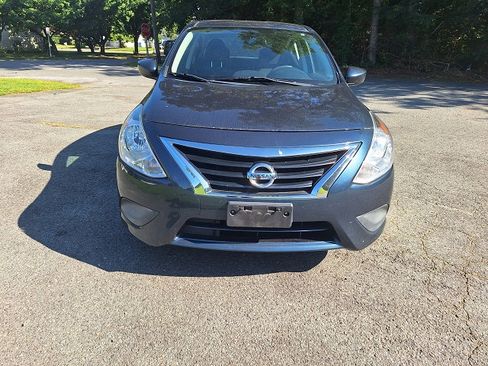 Used 2016 Nissan Versa SV image 6