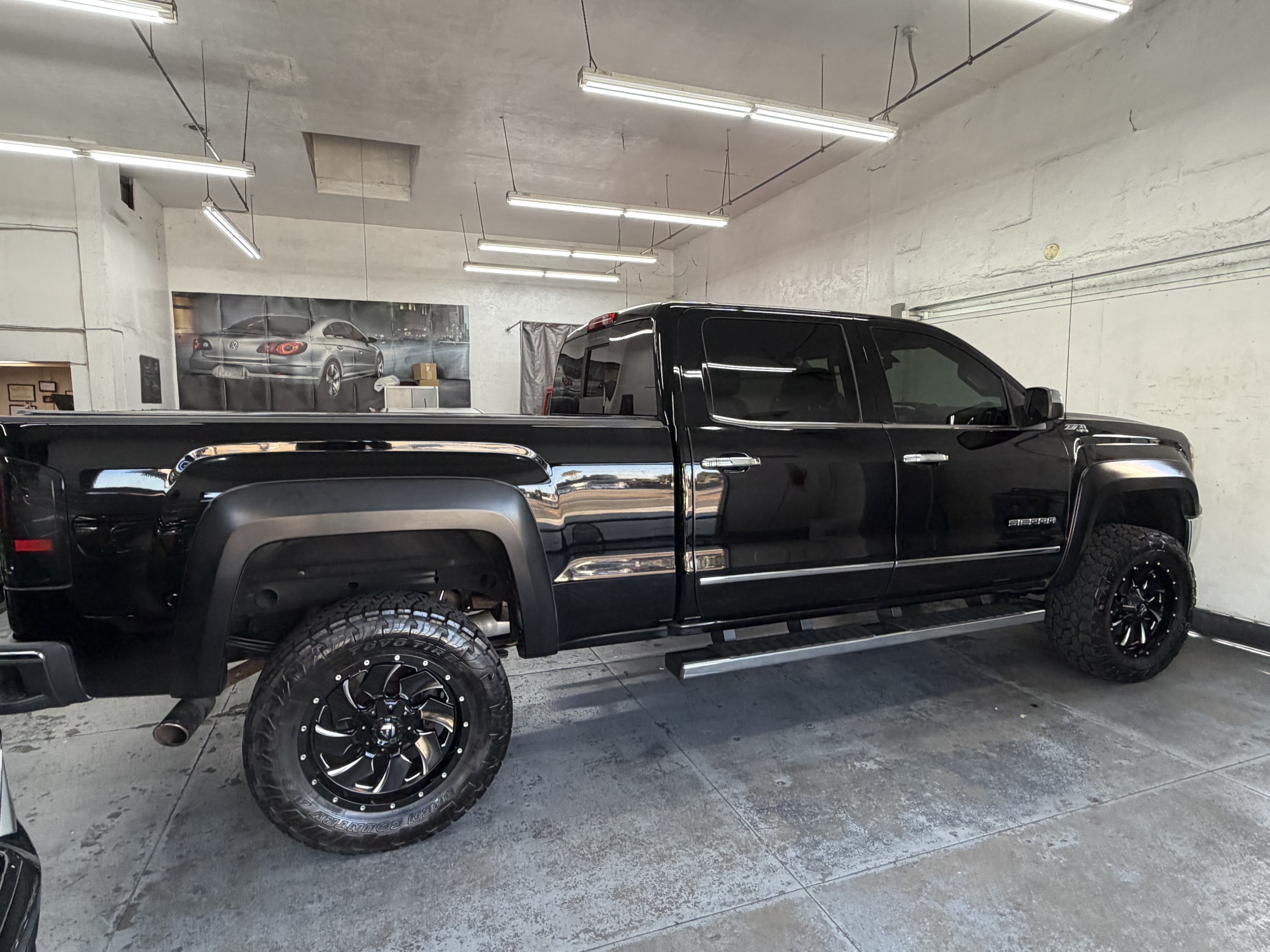 Used 2014 GMC Sierra 1500 4x4 Crew Cab SLT image 6