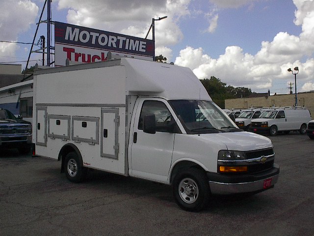 Used 2022 Chevrolet Express 3500 UNAVAIL RWD image 1