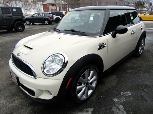 Used 2011 MINI Cooper S image 4
