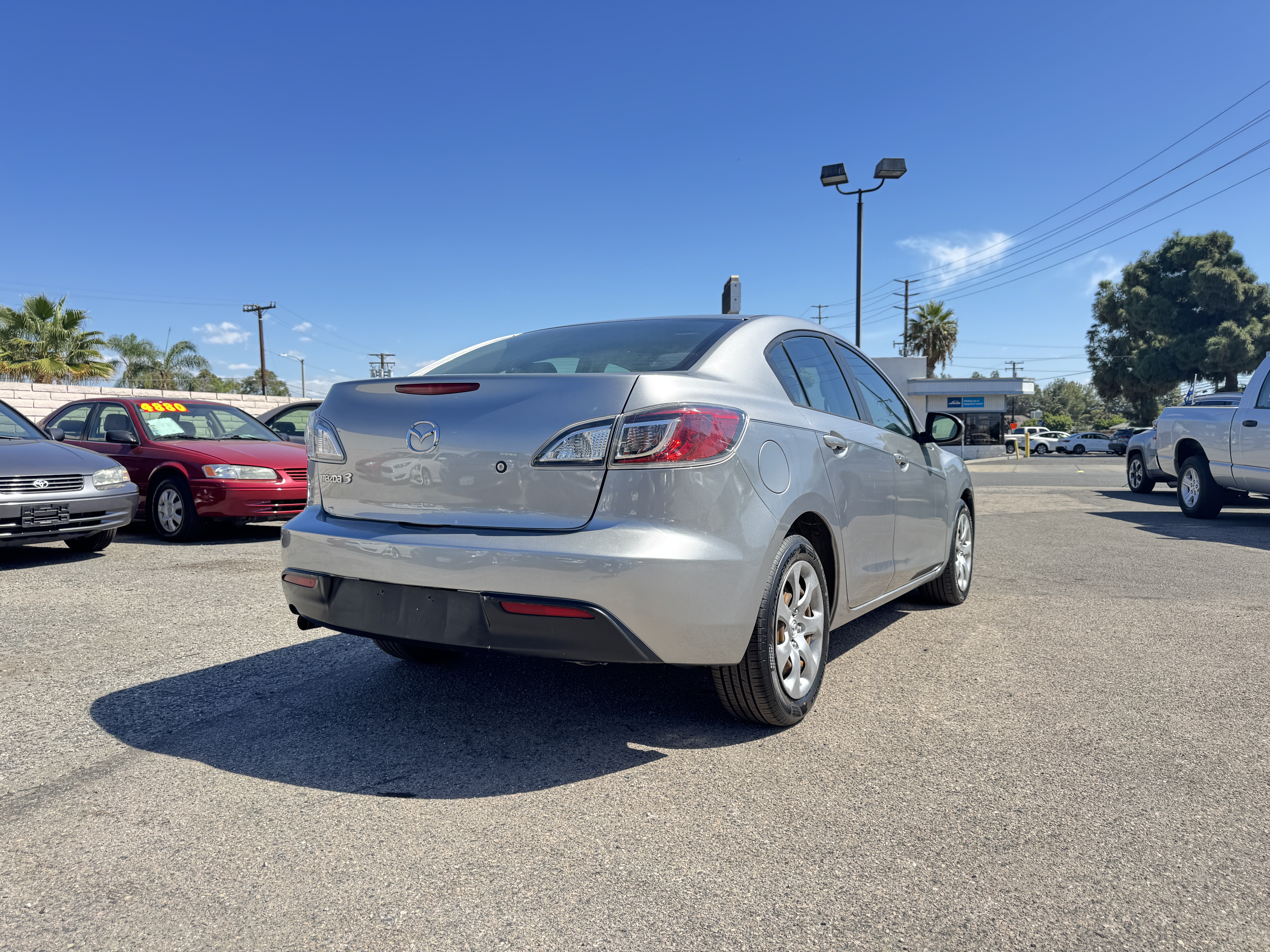 Used 2011 MAZDA MAZDA3 i Sport Sedan FWD image 8
