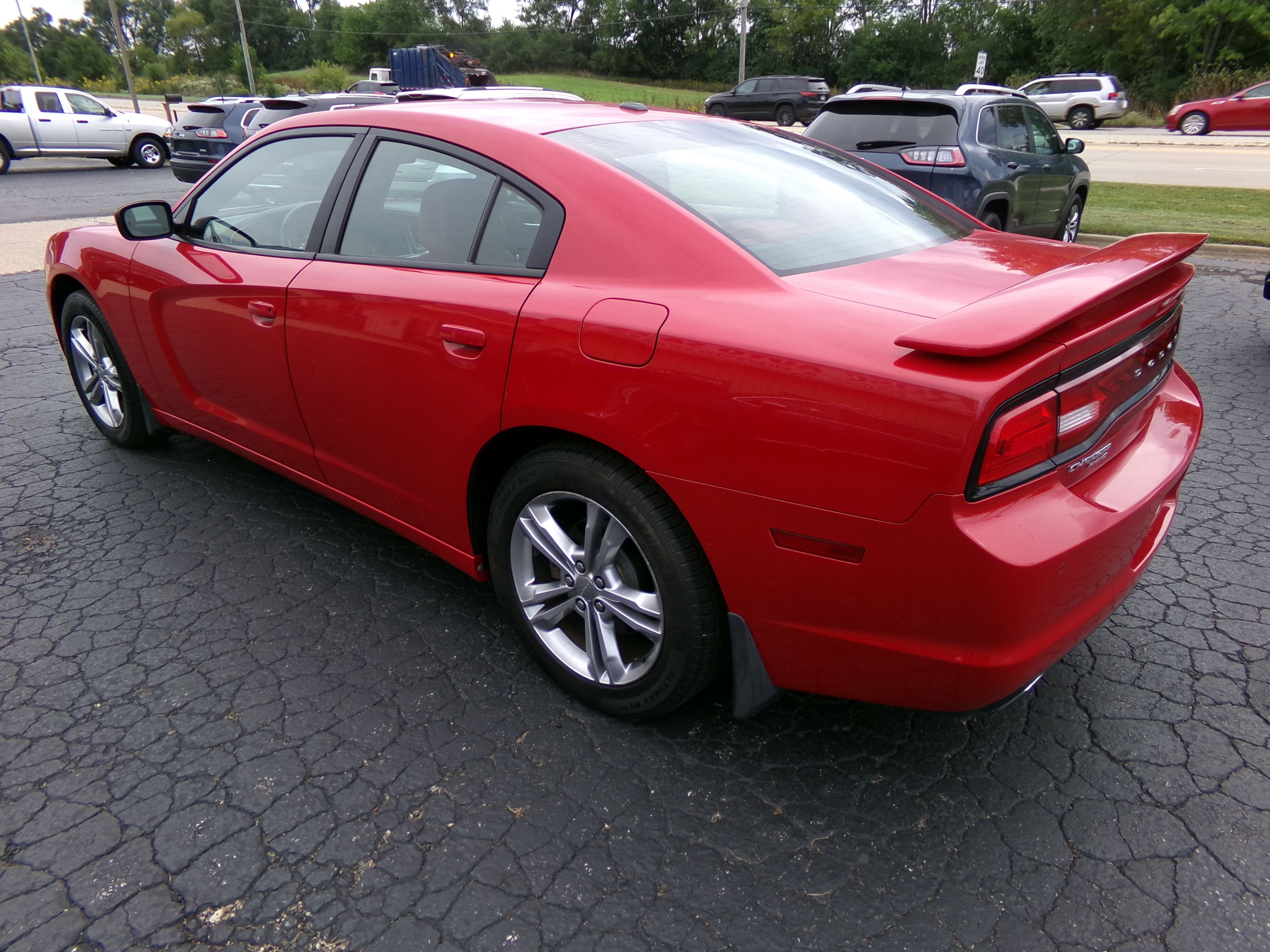 Used 2012 Dodge Charger SXT AWD image 3