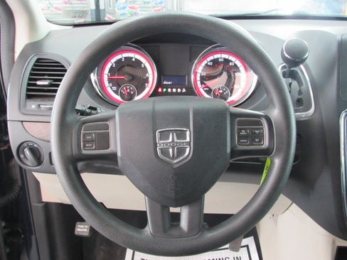Used 2012 Dodge Grand Caravan SXT FWD image 15