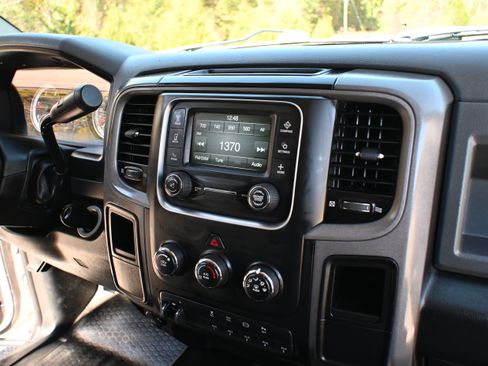 Used 2015 RAM 2500 Tradesman image 27